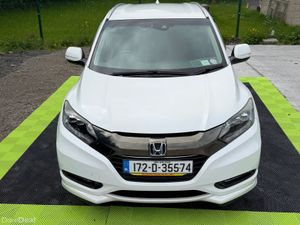 Honda Vezel 2017 Hybrid Low Mileage - Image 2