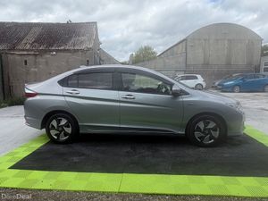 Honda Grace 2016 Hybrid Low Mileage - Image 4