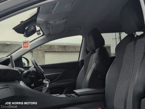Peugeot 5008 ALLURE 1.5HDI 1304DR - Image 4