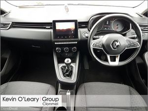 Renault Clio Iconic TCe 100 MY19 - Image 2