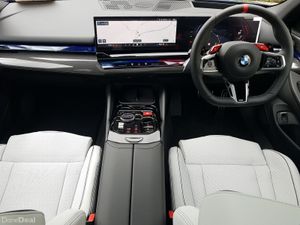 BMW M5 Saloon - Image 4
