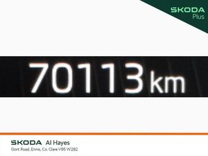 Skoda Karoq **TINY MILEAGE**PARKING PARK**AMBITION - Image 4