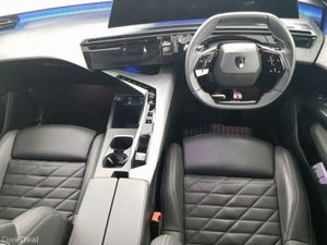 Peugeot 5008 E-5008 Gt  GT  210 Electric 73kWh Aut - Image 4