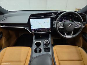 Lexus RZ 450E PREMIUM 4X4 EV - Image 4