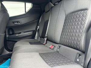 2021 TOYOTA CHR DESIGN HYBRID A/T FSH - Image 4