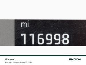 Skoda Octavia **1 OWNER** LED DAYLIGHTS** AMBITION - Image 4