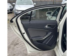 Mercedes-Benz A-Class A180 1.6 Petrol Automatic (3 - Image 4