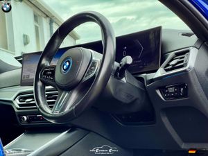 BMW 330e MSPORT PORTIMAO BLUE 292hp TOURING - Image 4