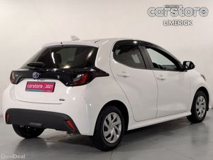 Toyota Yaris 1.5 HYBRID AUTO - Image 3