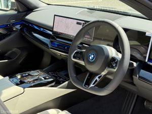 BMW 5-Series 530e M Sport Pro Sunroof - Image 4