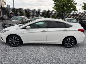 2016 (161) Hyundai i40 1.7 Executive - Image 4