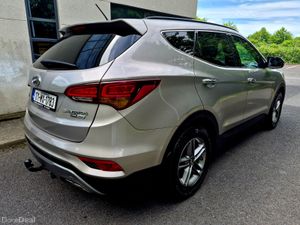 2017 HYUNDAI SANTA FE EXECUTIVE 7 SEATER  AWD - Image 4