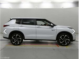 2023 Mitsubishi Outlander 2.4 Plug in hybrid - Image 4