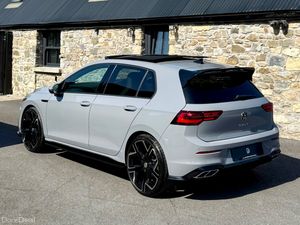 2023 VOLKSWAGEN GOLF R LINE 2.0 TDI AUTO - Image 4