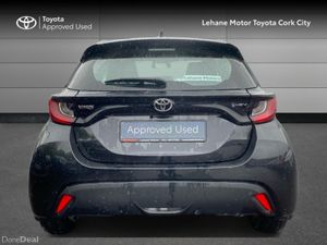 Toyota Yaris YARIS HYBRID 1.5 LUNA - Image 4
