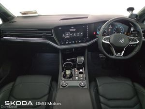 Volkswagen Touareg 3.0TDI 286 BHP R LINE 4M DSG - Image 2
