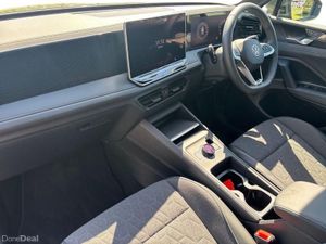 Volkswagen Tiguan ED75 1.5EHYB DSG 204HP - Image 2