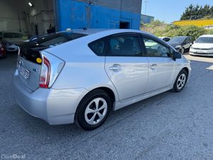 2015 Toyota Prius Hybrid Automatic - Image 4