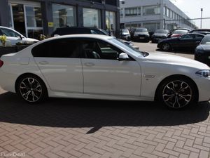 523D 4DR M-SPORT SALOON AUTO  // UPGRADED M-SPORT - Image 3