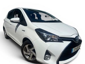 2017 TOYOTA YARIS HYBRID FTSH LOW KMS - Image 2