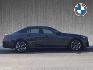BMW 5-Series 530e M Sport Saloon - Image 3
