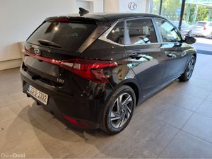Hyundai i20 DELUXE PLUS - Only 18,000 Km - - Image 2