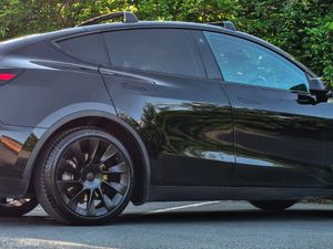 🔥 2023 Tesla Model Y RWD + Upgraded Wheels - Image 4