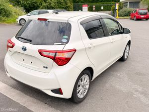 Toyota Vitz White - Image 3