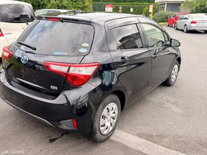 Toyota Vitz Blue - Image 4