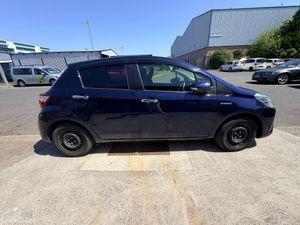 Toyota Vitz Blue - Image 4