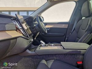 Volvo XC90 T8 Plug In Hybrid, AWD, Plus (Dark Them - Image 4