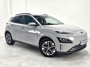 2023 Hyundai Kona ULTIMATE 64KwH - Leather, Sunroo - Image 2