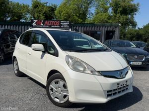 11 HONDA FIT HYBRID - Image 2