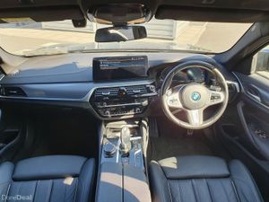 BMW 5-Series 530e M Sport Saloon - Image 4