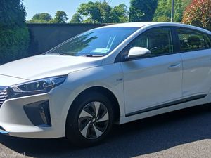 Hyundai IONIQ 2018 *HYBRID AUTO*   1.6 GDi SE 5dr - Image 2