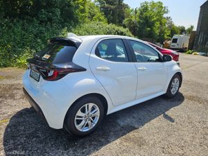 Toyota Yaris 2023 1.5 luna Hybrid - Image 4