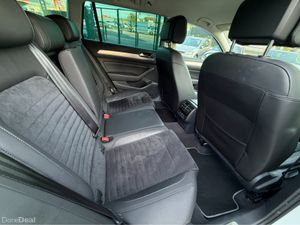 Volkswagen Passat ESTATE 2.0 TDI HI-LINE EDITION F - Image 4