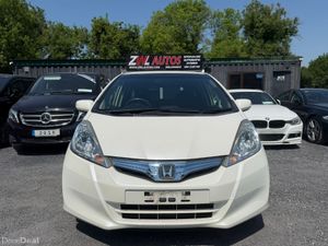 12 HONDA FIT HYBRID - Image 3