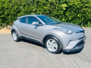 Toyota C-HR 1.8 HYBRID AUTOMATIC - Image 2