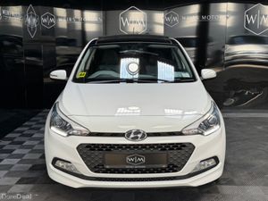 Hyundai i20 1.2 PREMIUM 5DR ONE OWNER - Image 4