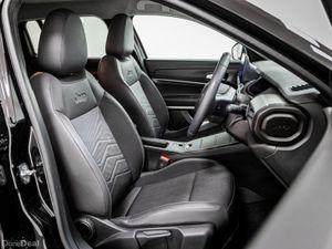 Jeep Avenger Summit 54kWh Auto 155HP - Image 3
