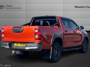 Toyota Hilux 2.8 D-4D Invincible X Auto 4WD Euro 6 - Image 2