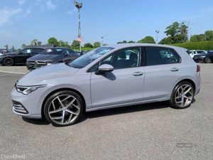 Volkswagen Golf Life - Image 2
