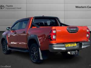 Toyota Hilux 2.8 D-4D Invincible X Auto 4WD Euro 6 - Image 4