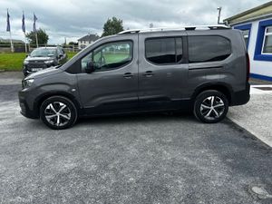 Wheelchair Taxi Rifter GT-Line - Image 4