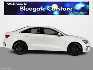 Audi A3 LIMOUSINE 30 TFSI 110HP SE NEW 19"ALLOYS** - Image 3