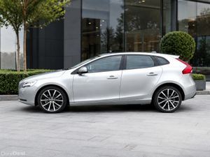 ❁VOLVO V40 ❁D4-Auto❁190HP❁67.3MPG❁Only 30K miles❁ - Image 4
