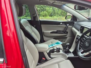 Kia Sportage 2019 1.6 crdi manual Beautiful condit - Image 3
