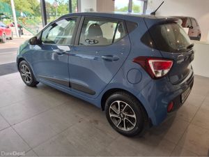 Hyundai i10 DELUXE ** ONLY 16K KMS ** - Image 4