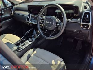 Kia Sorento 2.2 K4 4X2 Diesel 7 seats - Image 3